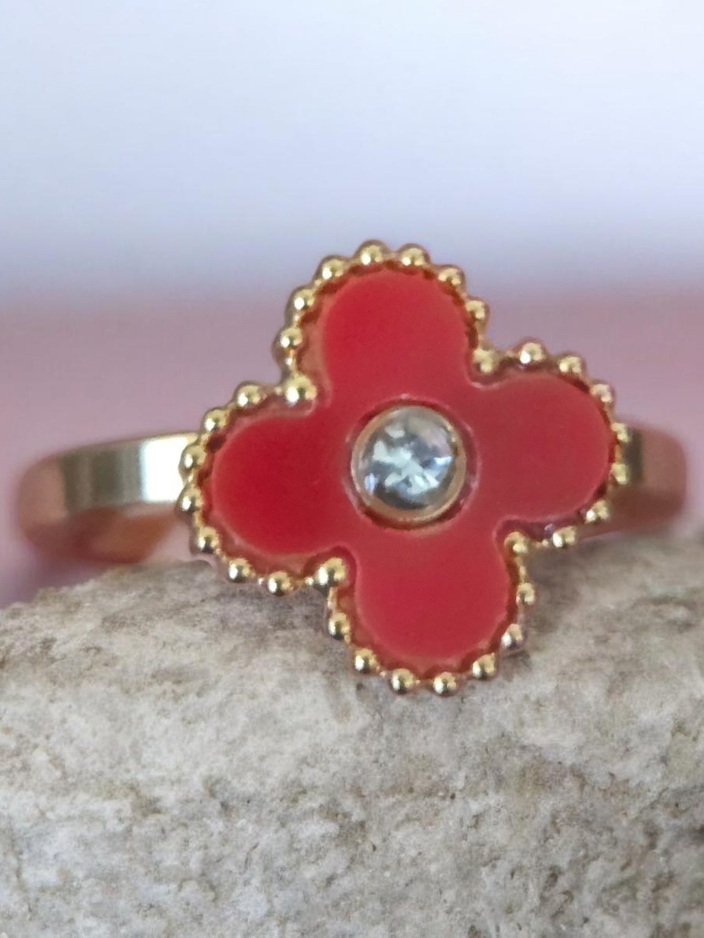 Fashion Jewelry Gold-Tone Red  Clover Ring with Center Crystal Size 7 Stailess